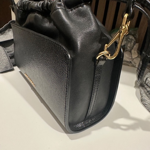 Burberry crossbody - Picture 3 of 3